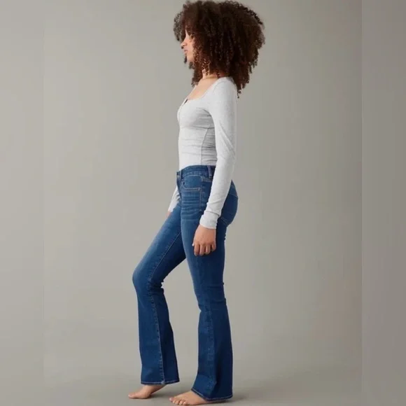 American Eagle Outfitters-Boot Cut Jeans-Size 8 - Picture 2 of 8